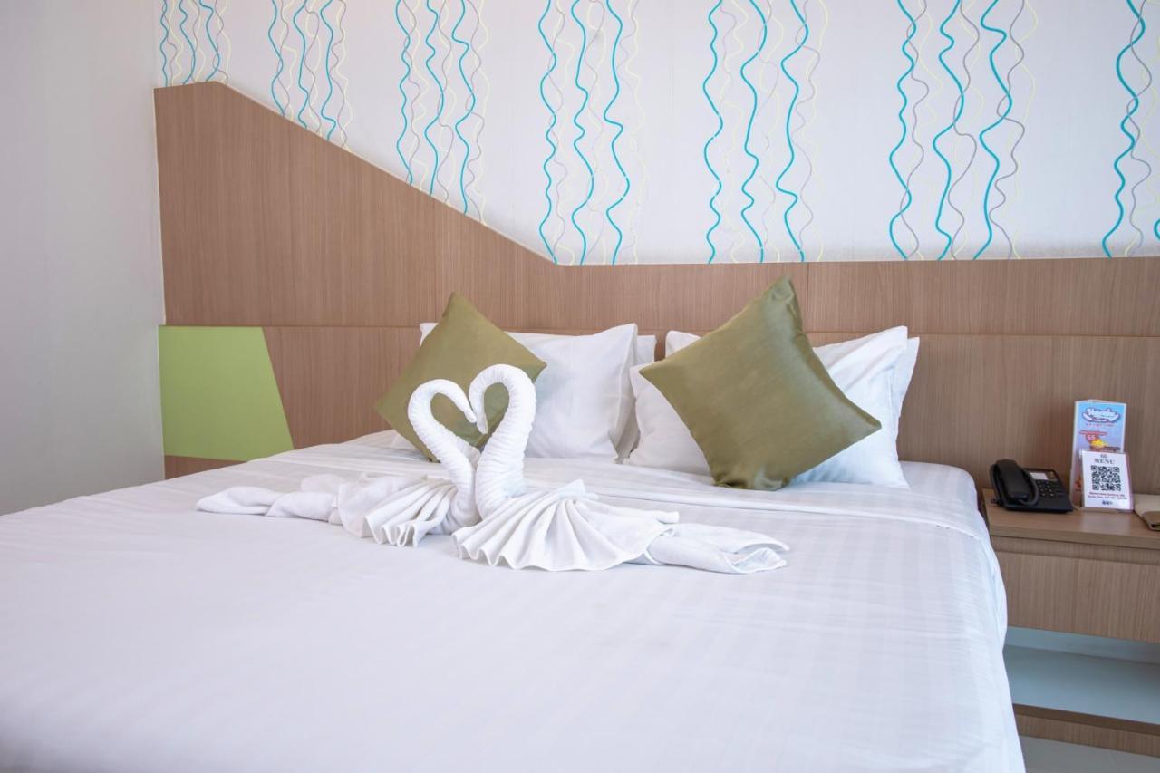 42C The Chic Hotel Nakhon Sawan Exterior photo