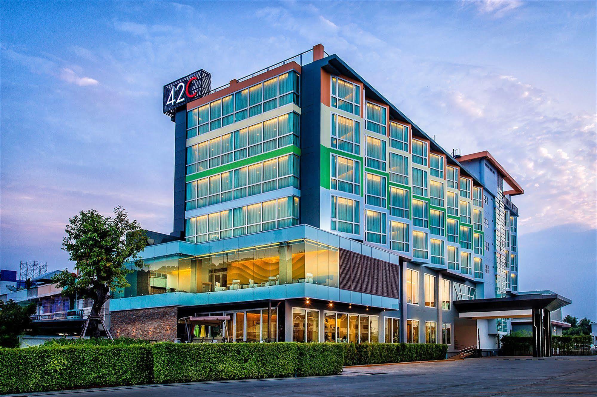42C The Chic Hotel Nakhon Sawan Exterior photo